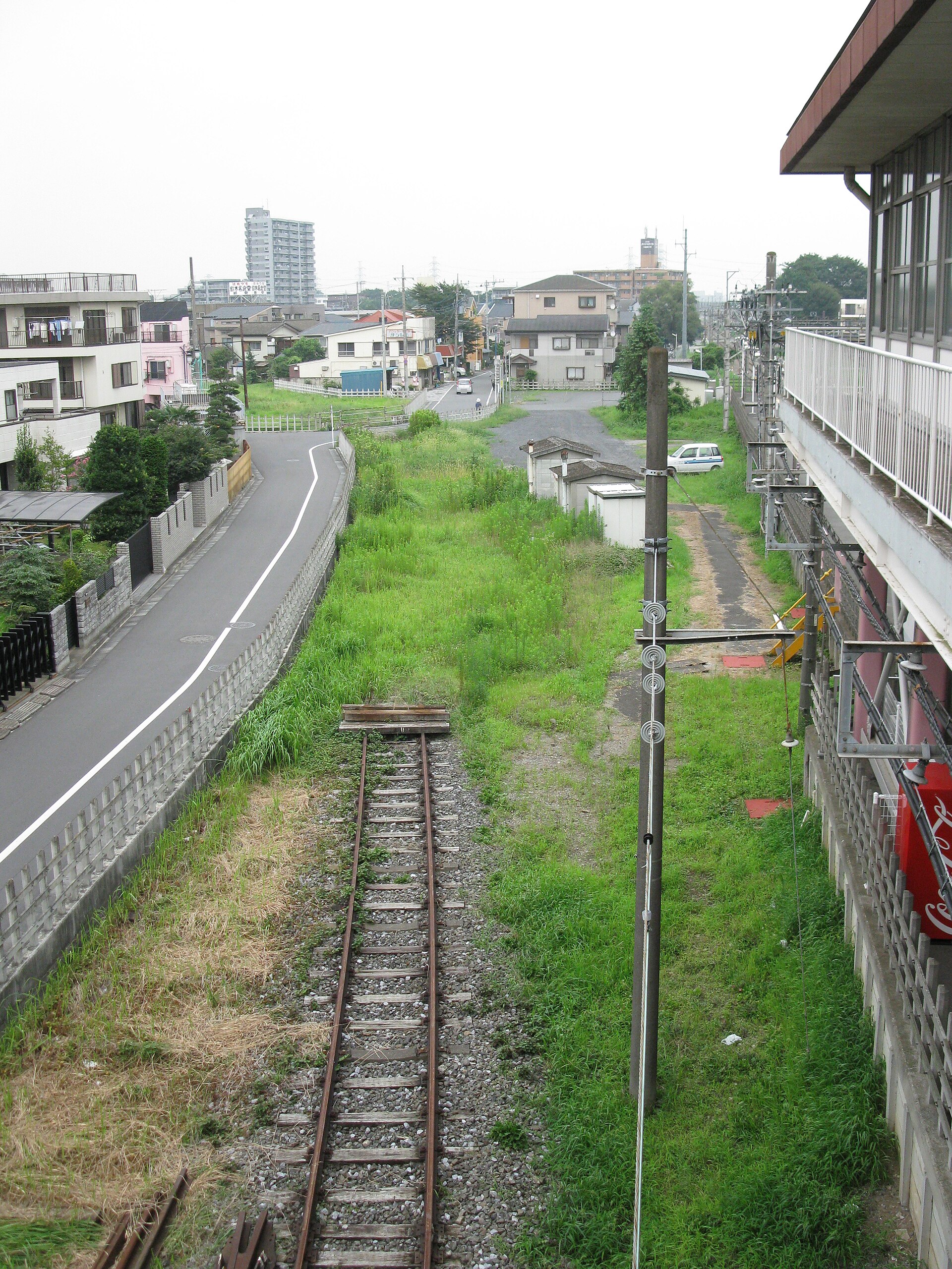 南大塚駅の跨線橋から見た駅のまわり